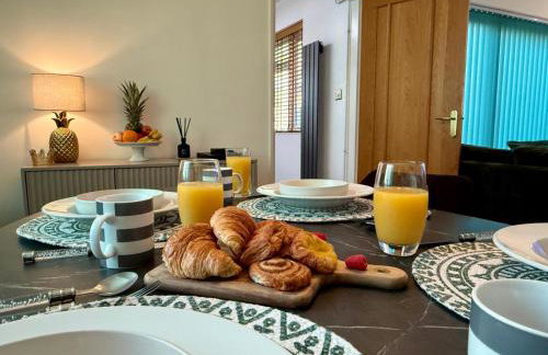 Modern 3 Bedroom Bungalow, EV Friendly, Parking Included - Foto 51