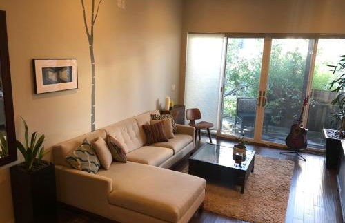 Beautiful Cottage, hot tub, in great neighborhood - Foto 2