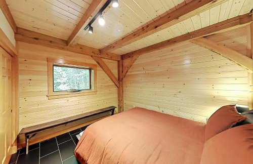 The Lazy Lumberjack Cottages - Photo 15