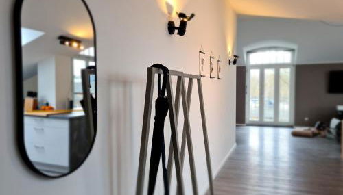 Penthouse in Villa am Wasser + Parken + WLAN + Netflix +Kamin - Foto 2, wardrobe