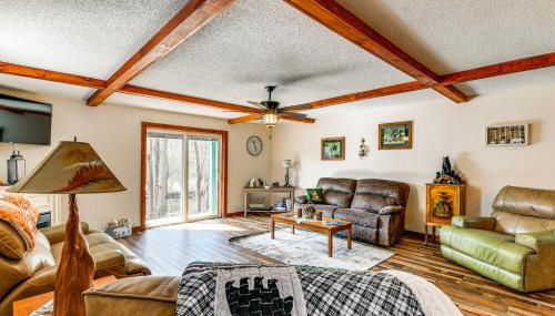 Riverfront Peru Cabin about 2 Mi to Lake Champlain! - Foto 4