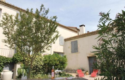 2 Bedroom Beautiful Home In Bellegarde - Foto 1