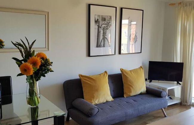 Bright & Modern 2BR Apartment Parking - Foto 11