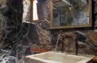 My Old Stone House in a 2 000 sqm private garden with Fab Glamping Tent - Photo 39