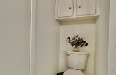 King Bed Suite in Conroe , Garage Available - Foto 6