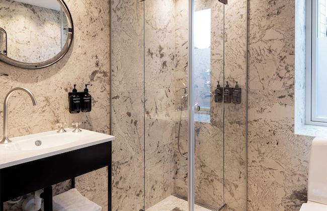 Hypernym Hotel & Suites - Photo 20