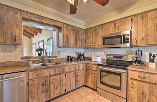 Grand Valrico Home with Deck, Fire Pit and Yard! - Foto 15