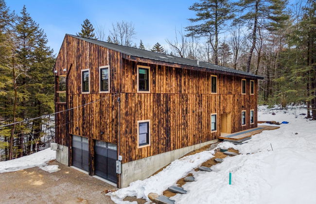 Ski Cabin w Hot Tub Gas Fireplace Near Cranmore - Photo 2