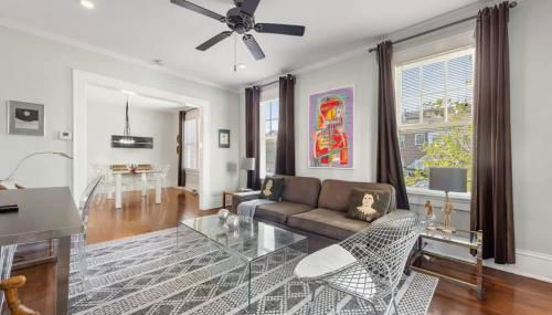 Retro 1BR in Elizabeth with Porch & Eclectic Design - Foto 1