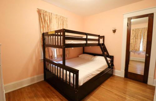 Spacious 6-bedroom house in charming Niagara Falls with AC - Foto 15