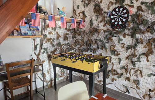 GITE A THEME D-DAY - situé à 15mn d'Omaha Beach - Animaux OK - Terrain clos - Aucuns voisins - WIFI - Foto 5