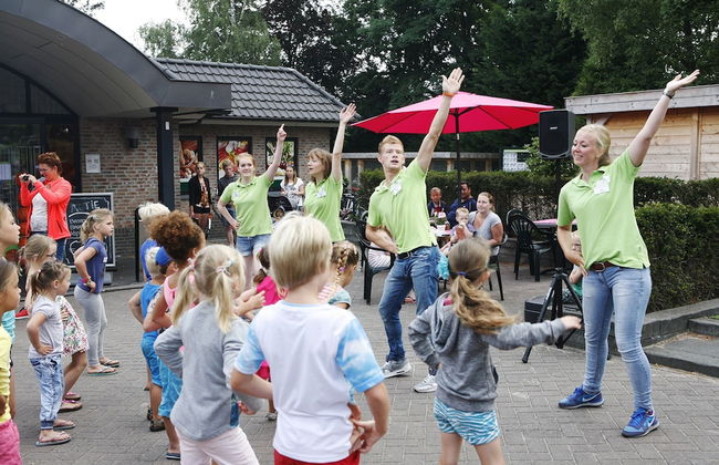 Comfortably Furnished Chalet with Porch near Veluwe - Photo 21