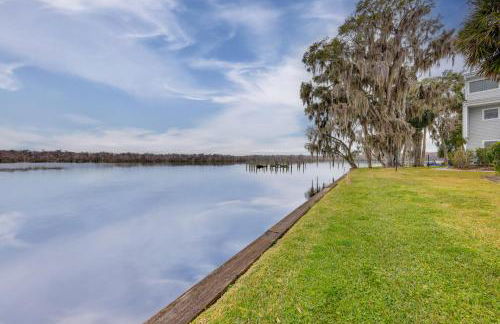 River-View Condo with Boat Slip in Welaka! - Foto 18