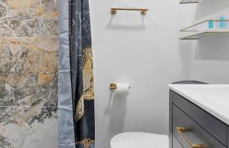 Spacious 3br 2ba Cottage Steps to Water & Downtown - Foto 11