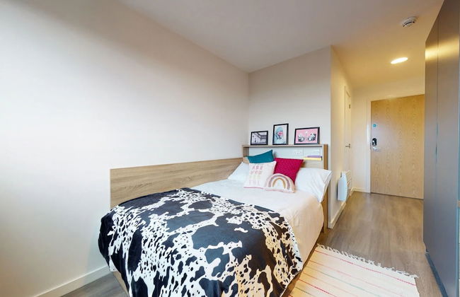 For Student Only Canvas Glasgow - Photo 5