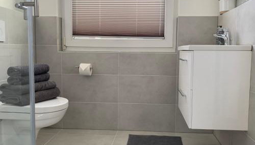 FEDDERSEN LIVING Moderne Ferienwohnungen - Gemütlich - Netflix - Voll ausgestattet - Waschmaschine - zentral gelegen - Foto 2