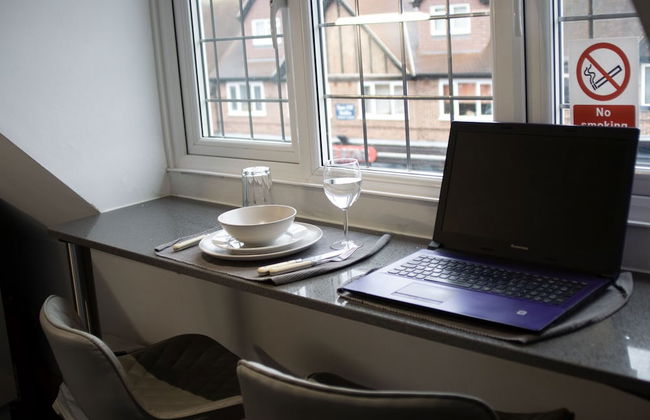 Straight Inn - Photo 15