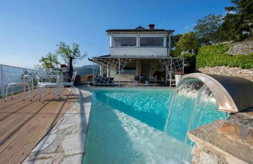 Villa con Piscina, Ac nelle 2 camere da letto, Palestra e vista su mare e monti - Foto 1