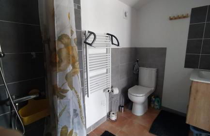 2 Maisons de 3 et 2 chambres avec grande piscine commune - Foto 27