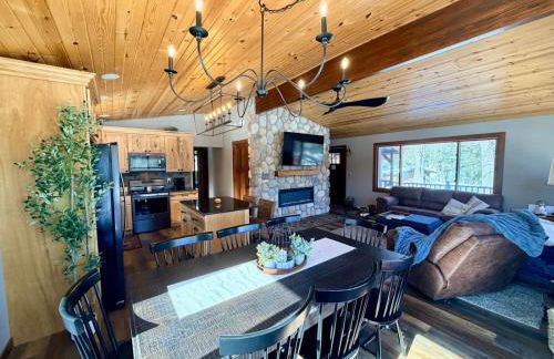 Paddler's Paradise Cabin with Direct Trail Access! - Foto 6