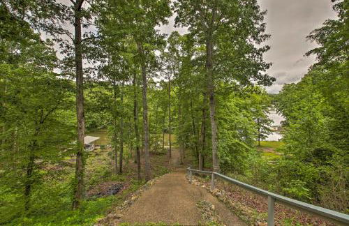 Kayaks and Boat Dock Lakeside Hot Springs Retreat - Foto 32