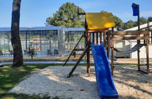 Chez Ced et Laeti, Appartement privé avec jardin et terrasse dans résidence l'estuaire muni d'une piscine couverte et aire de jeu, Linge de lit et de salle d'eau ainsi que télé, compris dans le tarif Profitez à fond de notre belle région - Foto 16