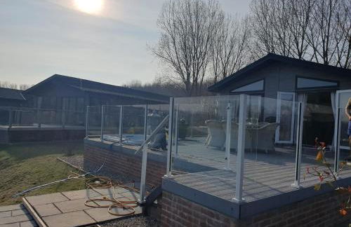 Routh 2-Bed Luxury Lodge Hot Tub & Lake View - Foto 42