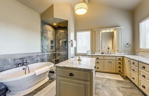 Hot Tub and Water Views Lake Glenville Home! - Foto 18