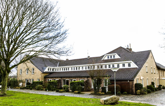 6 bedroom House in Gulpen with garden and terrace - Photo 1