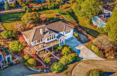 Spacious 3BR3BA with Spectacular Water Views - Foto 34