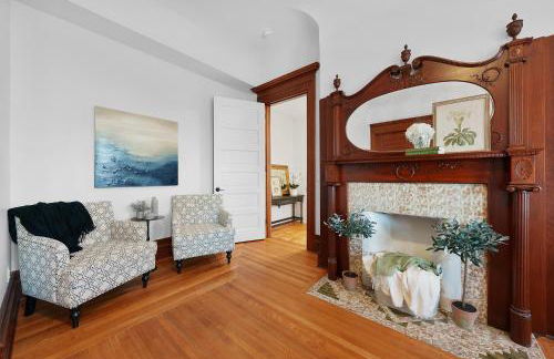 Boutique Style Condo Near Downtown Waterfront - Foto 42