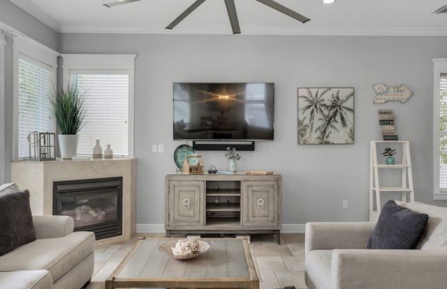 4BR Home, Private Pool, Steps From Beach, Minutes to Top Attractions - Foto 23