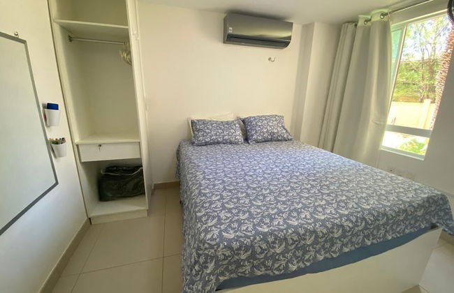 Riviera Beach Place Golf Residence - Photo 3