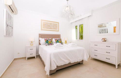 Casa Juana is a modern, luxury, exclusive, 6 bedroom villa. - Foto 10