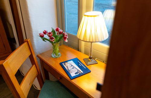 The Dairy, Treathro Farm - Rural, sea views, woodburner - Photo 11