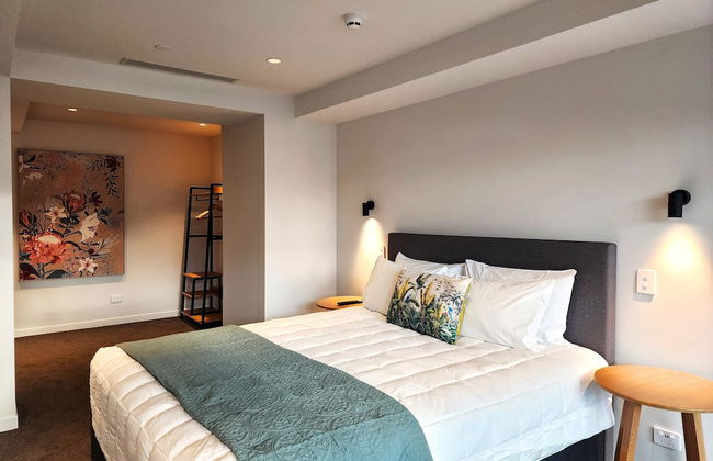 U Suites on Oriental Parade - Photo 3