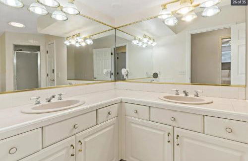 Entire Saunderstown Home with Pool - Foto 7