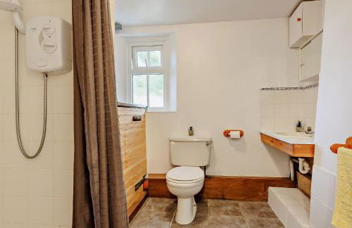 3 Bed in Cemmaes 93080 - Photo 17