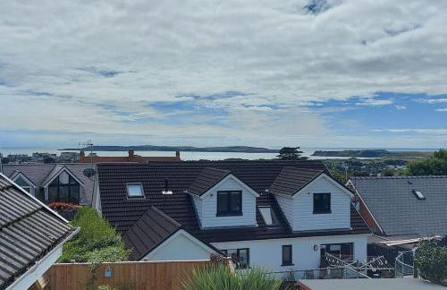 Sea Crest, Beautiful home in Tenby with sea views - Photo 14