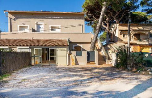 Awesome Apartment In Hyères With Wifi - Foto 6