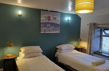 Dogs stay free, country walks from door, EV station, fenced garden, near gastro pub - Foto 13