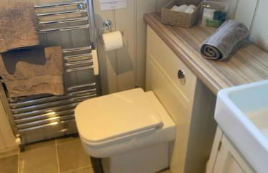 The Tack Room Cottage - Sleeps 4, Garden & Parking - Foto 50