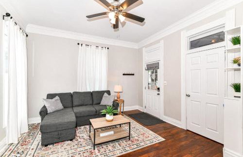 Cheerful 2-Bedroom Cottage in Downtown Noblesville - Foto 12