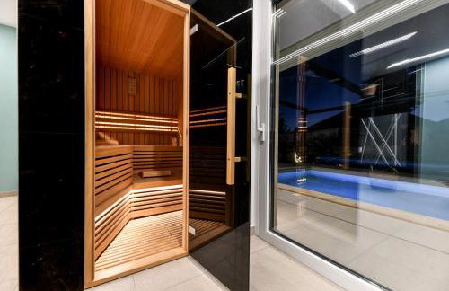 CROWONDER Apartments & Rooms OAZA with heated Swimming Pool and Sauna - Photo 10