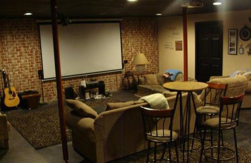 4 Bedroom/2 Bath Home 20 Acres of Woods - Hot Tub - Foto 21