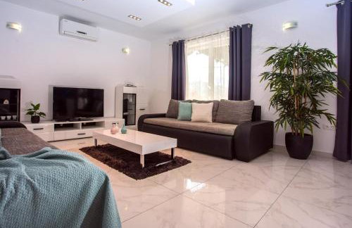 Villa Golden Garden with 50sqm private pool - Foto 20