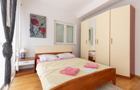 Two-Bedroom Apartment In Klek - Photo 12