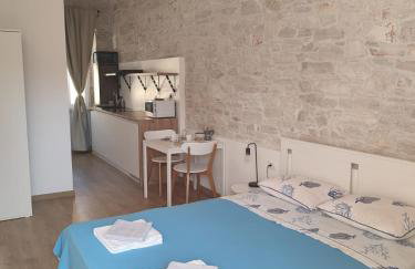 Central Studio Apartment - Photo 3