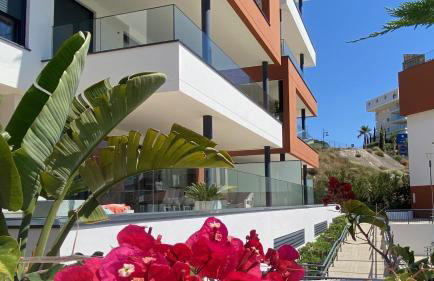 Blue Lady by the Sea - Photo 8