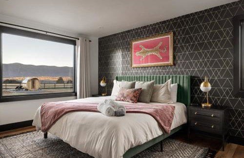 Luxe, Mountain VIEWS, Sauna, HotTub, Pups - Foto 9